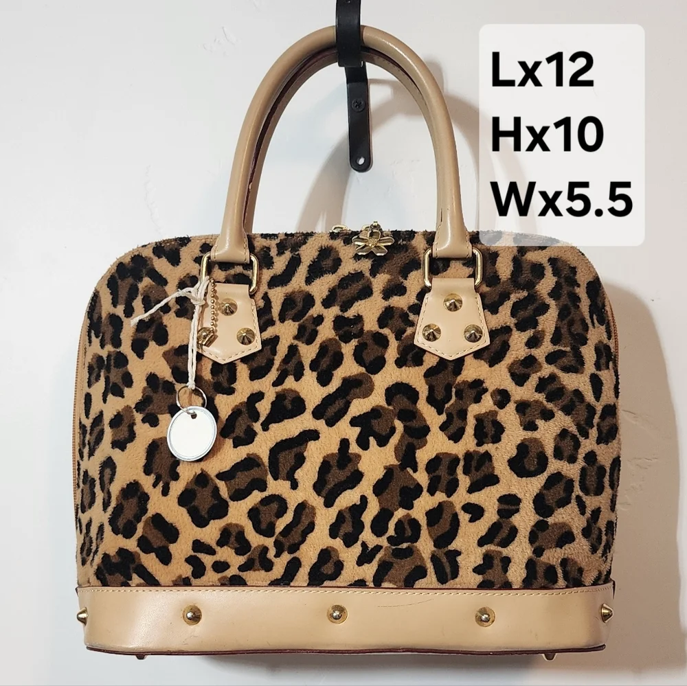 Sold - Picture 3 of 5